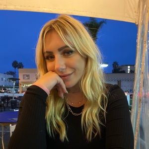 Meet your Posher, Moira